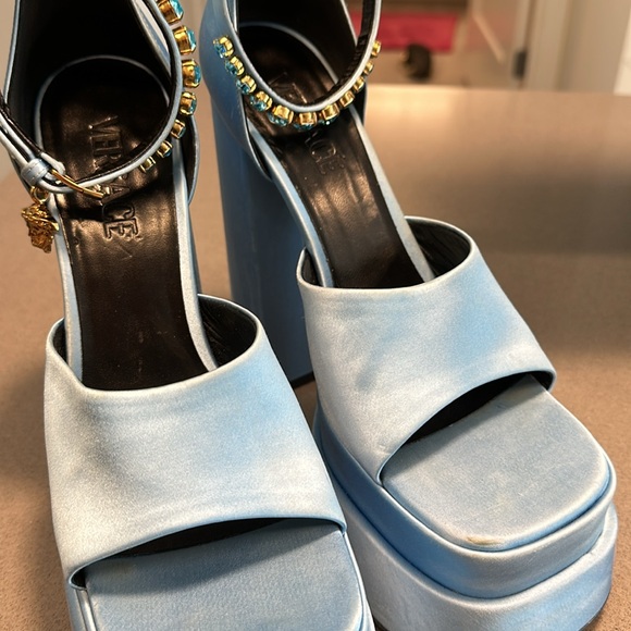 Versace heels - Picture 2 of 7